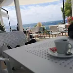 Stanza In Con Giardino Vista Mare * チェファル