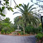 ベッド・アンド・ブレックファスト Stanza In Con Giardino Vista Mare