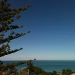 Stanza In Con Giardino Vista Mare ベッド・アンド・ブレックファスト チェファル