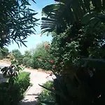 Stanza In Con Giardino Vista Mare * チェファル