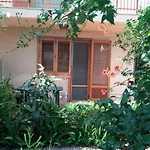 ベッド・アンド・ブレックファスト Stanza In Con Giardino Vista Mare