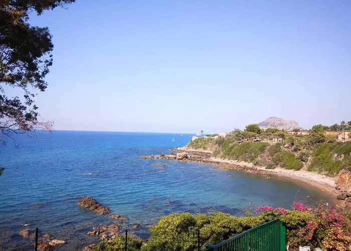 Bed and Breakfast Stanza In Con Giardino Vista Mare *