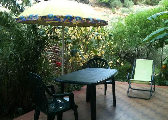 Stanza In Con Giardino Vista Mare Bed and breakfast *