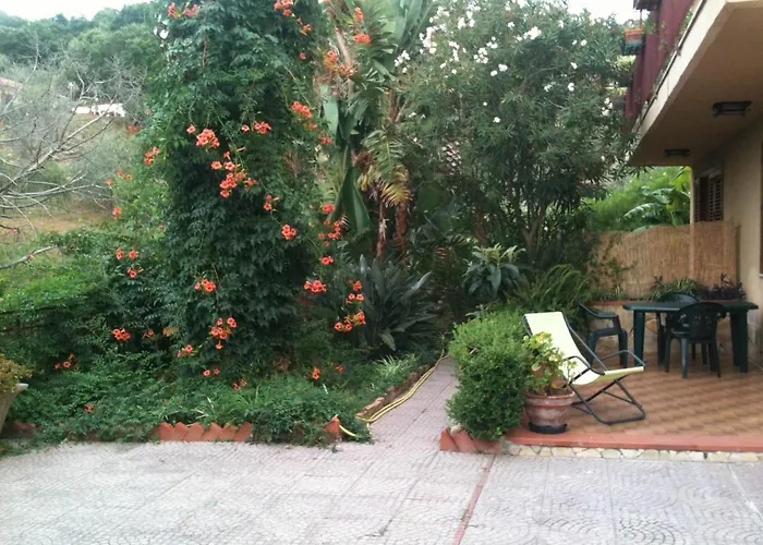 Stanza In Con Giardino Vista Mare Bed and breakfast *