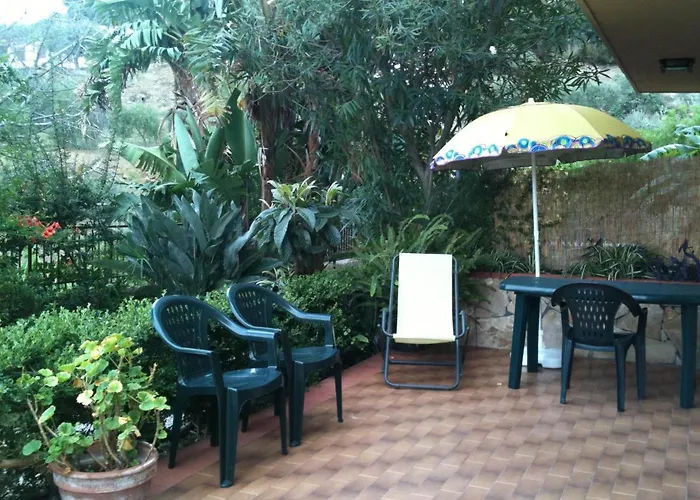 Stanza In Con Giardino Vista Mare Cefalú