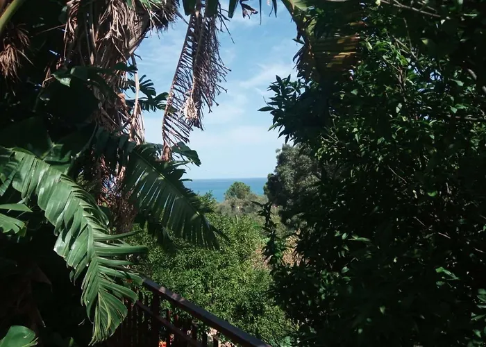 Stanza In Con Giardino Vista Mare Bed and breakfast