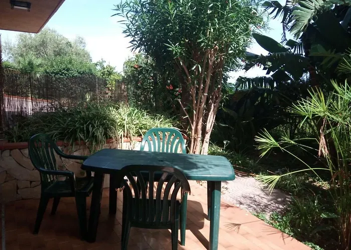 Stanza In Con Giardino Vista Mare Bed and Breakfast Cefalù