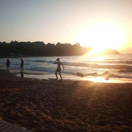 Stanza In Con Giardino Vista Mare