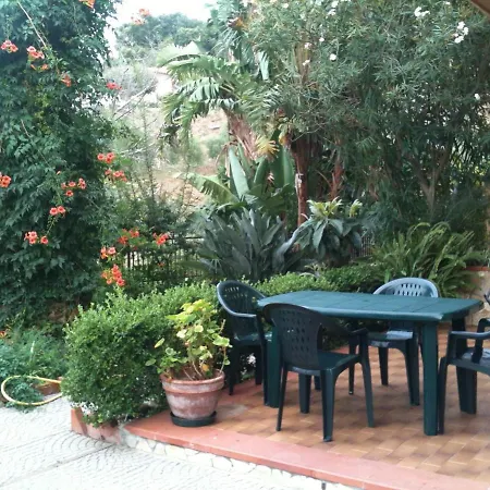 Stanza In Con Giardino Vista Mare Panzió Cefalù