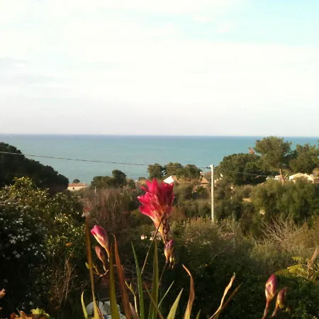 Bed & Breakfast Stanza In Con Giardino Vista Mare Cefalu