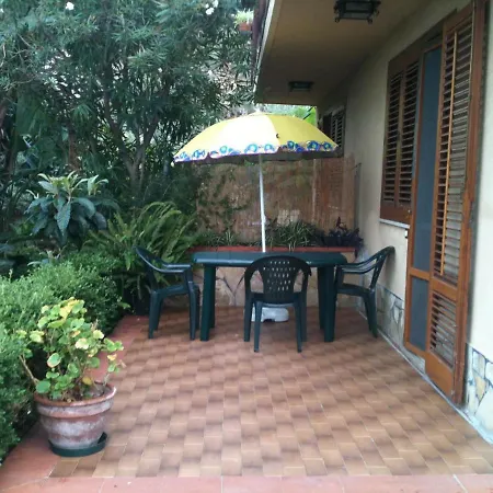 Stanza In Con Giardino Vista Mare Panzió Cefalù