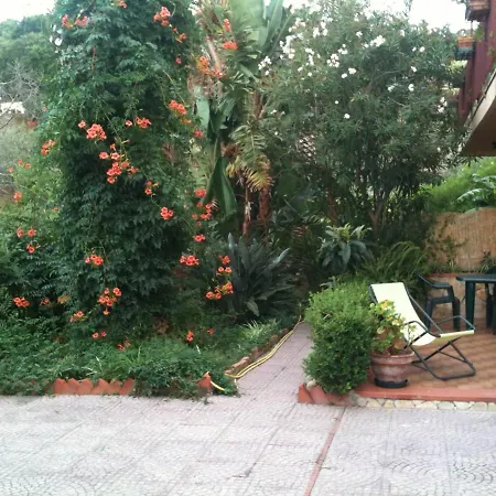 Stanza In Con Giardino Vista Mare Panzió *