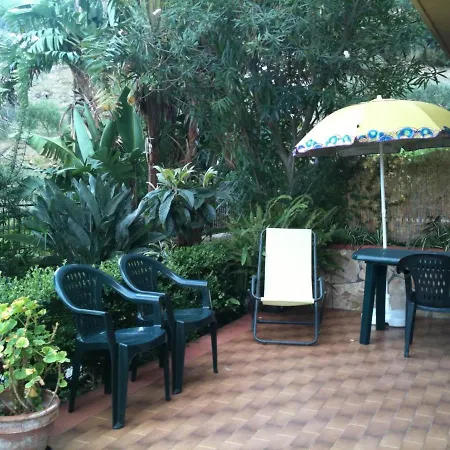 Stanza In Con Giardino Vista Mare Cefalu