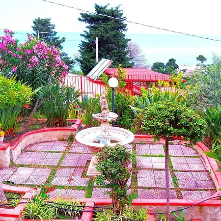 Bed & Breakfast Stanza In Con Giardino Vista Mare Cefalu