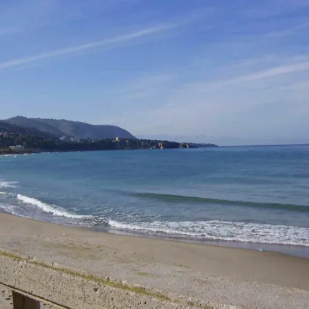 Panzió Stanza In Con Giardino Vista Mare Cefalù