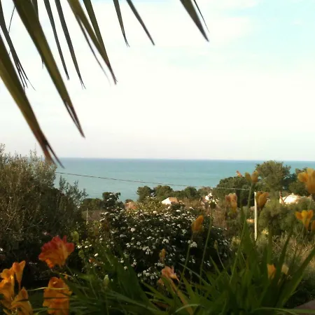 Stanza In Con Giardino Vista Mare Panzió Cefalù