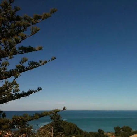 Stanza In Con Giardino Vista Mare Bed & Breakfast Cefalù