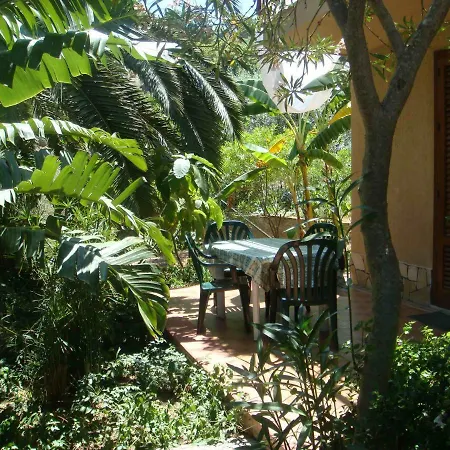 Panzió Stanza In Con Giardino Vista Mare