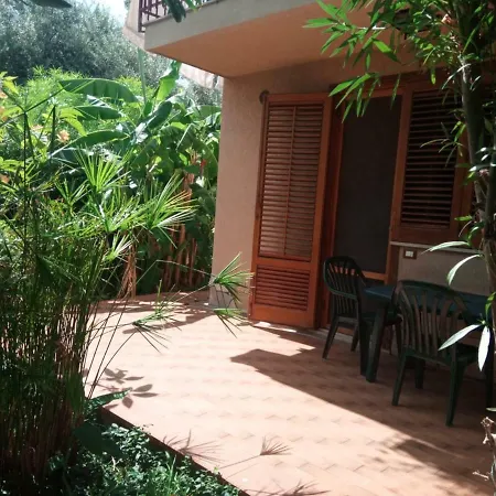 Panzió Stanza In Con Giardino Vista Mare *