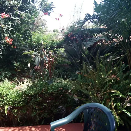 Stanza In Con Giardino Vista Mare Panzió *