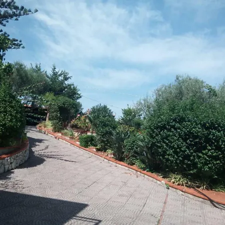 Stanza In Con Giardino Vista Mare Cefalù