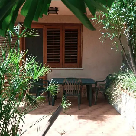 Stanza In Con Giardino Vista Mare Cefalù