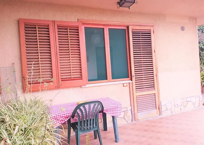 Stanza In Con Giardino Vista Mare * 切法卢