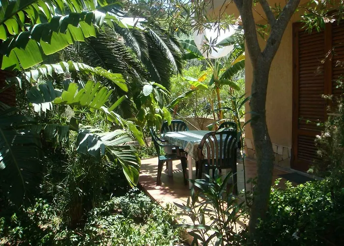 住宿加早餐酒店 Stanza In Con Giardino Vista Mare